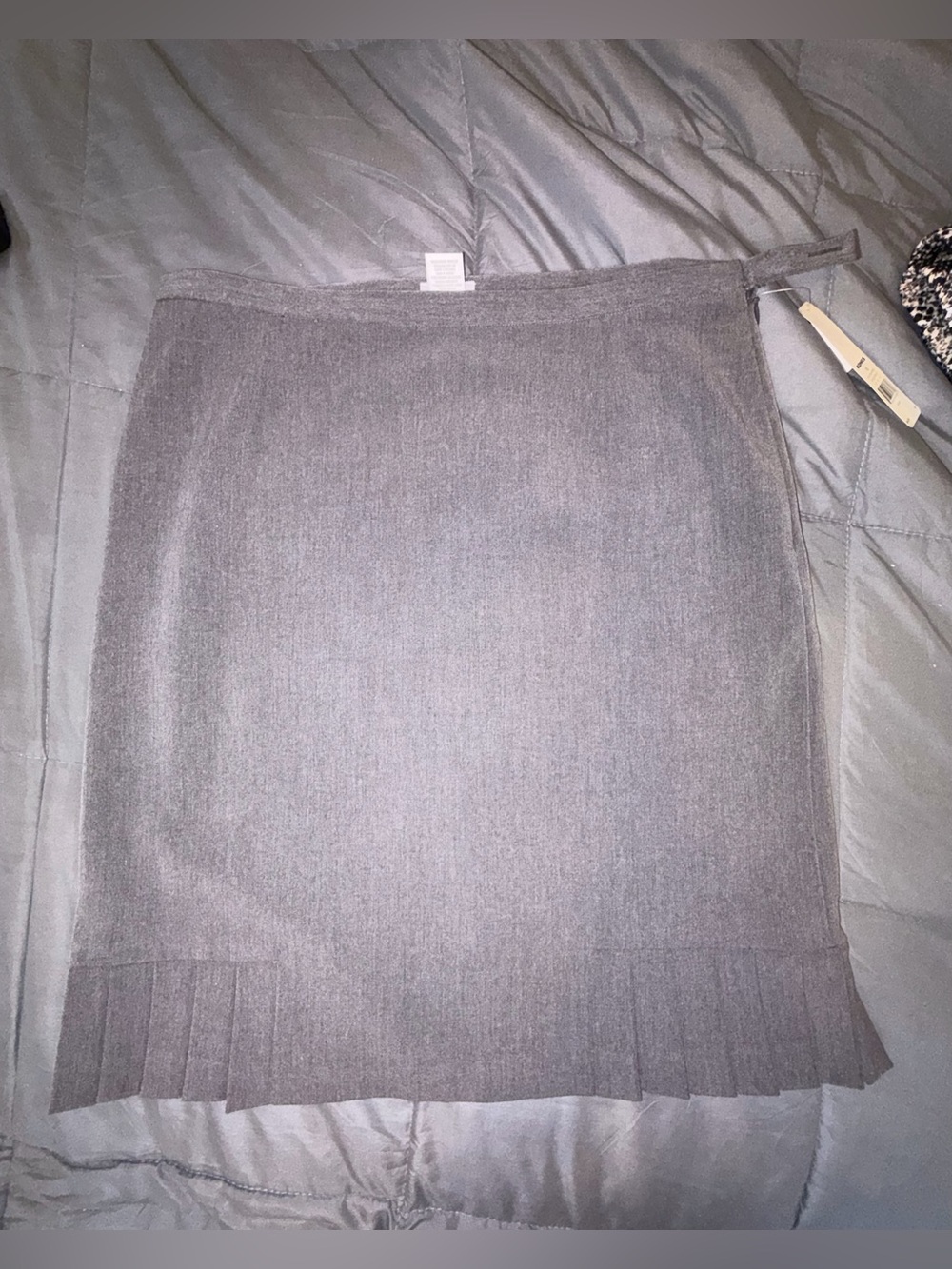 Apt. 9 Gray Pleated Hem Pencil Skirt Size 10 NWT Career Office